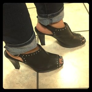 🔥Franco Sarto leather studded peep toe heels🔥