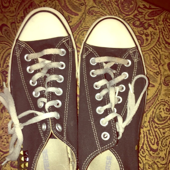 Men's size10 / women's size 12 converse