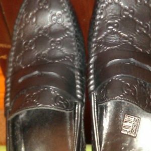Men slightly used 7 1/2 Gucci loafers