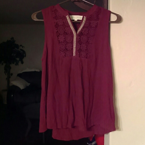 Red high-red Blouse with crochet detail - Picture 3 of 3