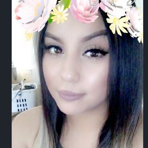 Meet your Posher, Desiree