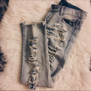 Super ripped/distressed light wash jeans!