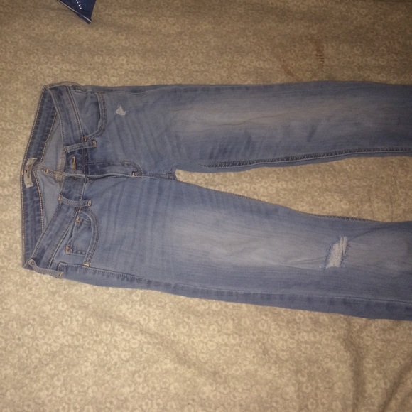 Light wash boot cut Hollister jeans!!