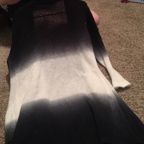 Cardigan - Picture 2 of 4