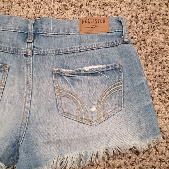 Hollister high waisted denim shorts - Picture 3 of 4