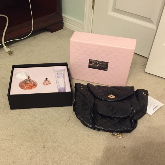 Ariana Grande Perfume