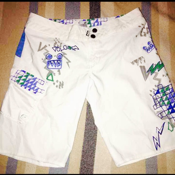 Women's Volcom board shorts!