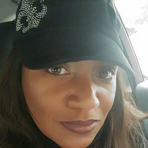 Meet your Posher, Elnita