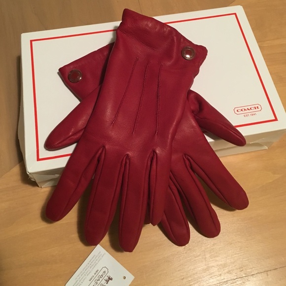 Gorgeous NBW Coach red leather gloves with box