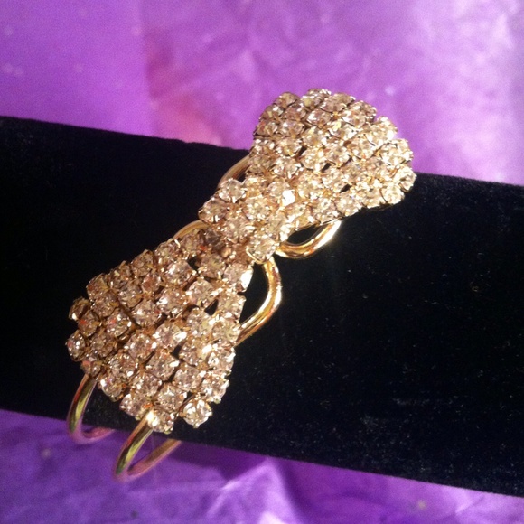 ~~~< *HP* >~~~ Crystal Bowknot Bangle/Bracelet - Picture 3 of 4
