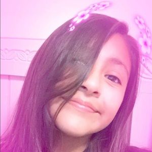 Meet your Posher, Alexia