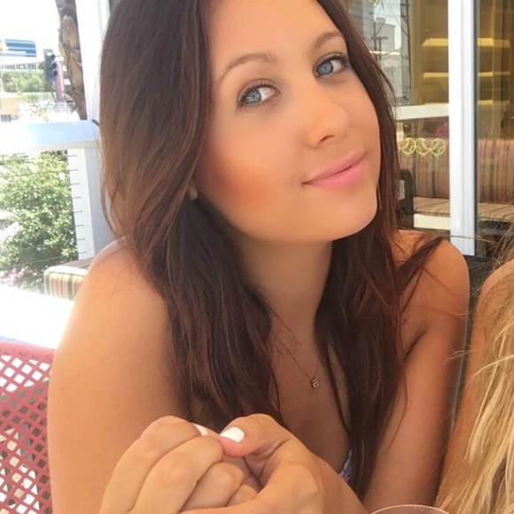 Meet your Posher, Savannah