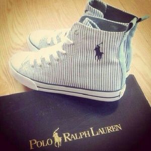 Meet your Posher, Rodneshia