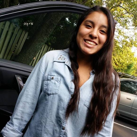 Meet your Posher, Olivia