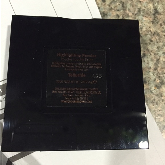 **Sold **Bobbi brown highlighter - Picture 4 of 4