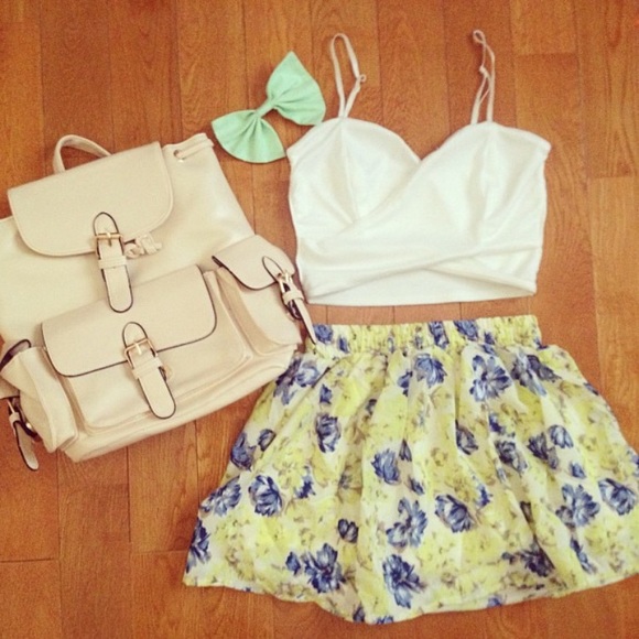 White crop top - Picture 2 of 5