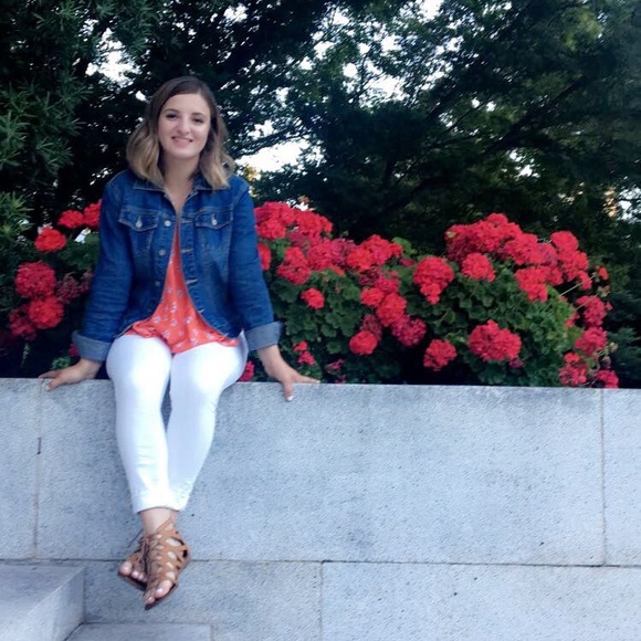 Meet your Posher, Kaylee - Picture 2 of 2