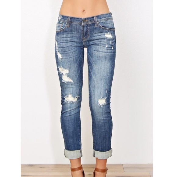 Distressed skinny jeans
