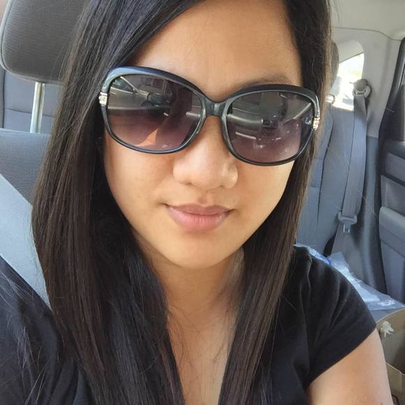 Meet your Posher, Neria - Picture 1 of 1