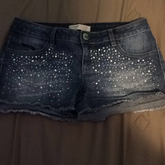 Jean shorts with sequence
