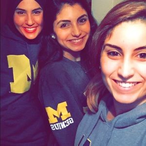 Meet your Posher, Zahia