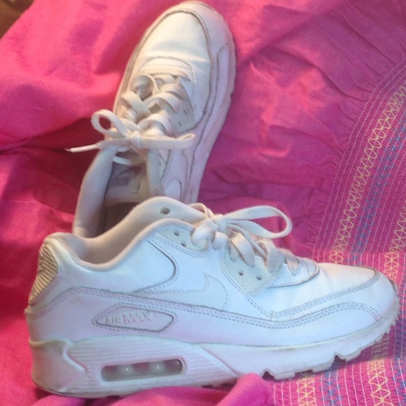 Tennis shoe