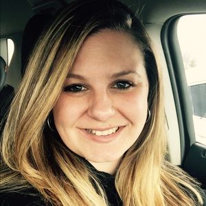 Meet your Posher, Angela