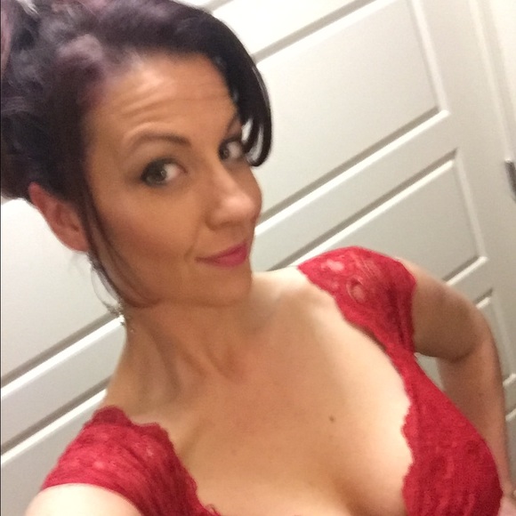 Awesome 10% sale and accepting offers‼️ - Picture 4 of 4