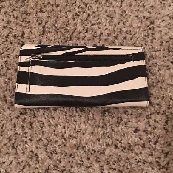 Zebra print wallet - Picture 2 of 3