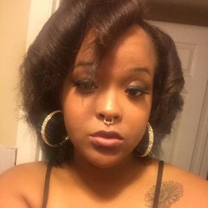 Meet your Posher, Dee