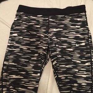 Nike Dri-Fit Printed Running Capris Large