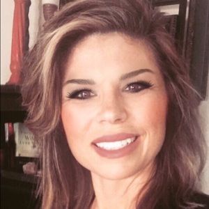 Meet your Posher, Teresa & Biz Partner Tracy