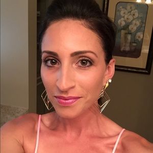 Meet your Posher, Dana