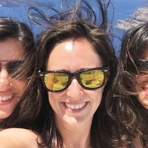 Meet your Posher, Laura