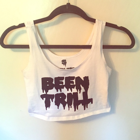 Crop top.