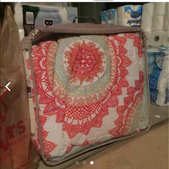 SOLD Twin XL comforter & sham & sheets - Picture 2 of 3