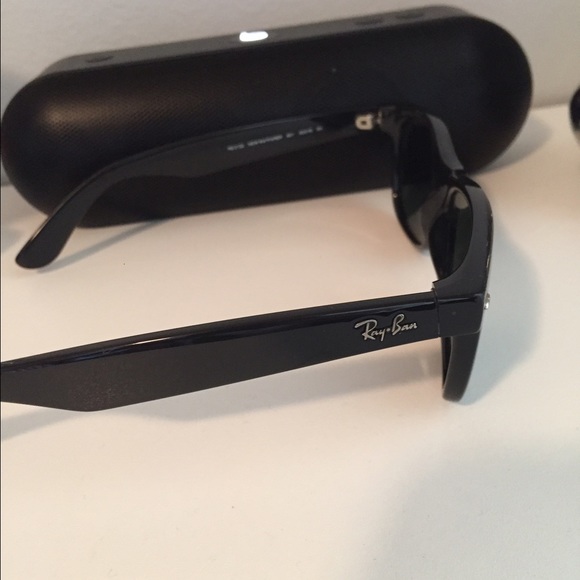 Authentic New Wayfarer Ray-bans - Picture 3 of 4