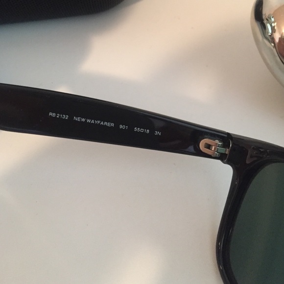 Authentic New Wayfarer Ray-bans - Picture 4 of 4