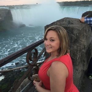 Meet your Posher, Danielle