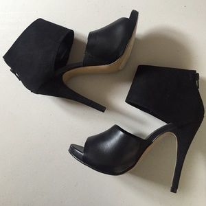 NEW APT9 black bootie style heels- size 6.5💋