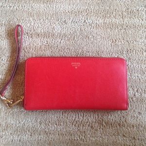 Fossil Red Zip Sydney Clutch Wallet