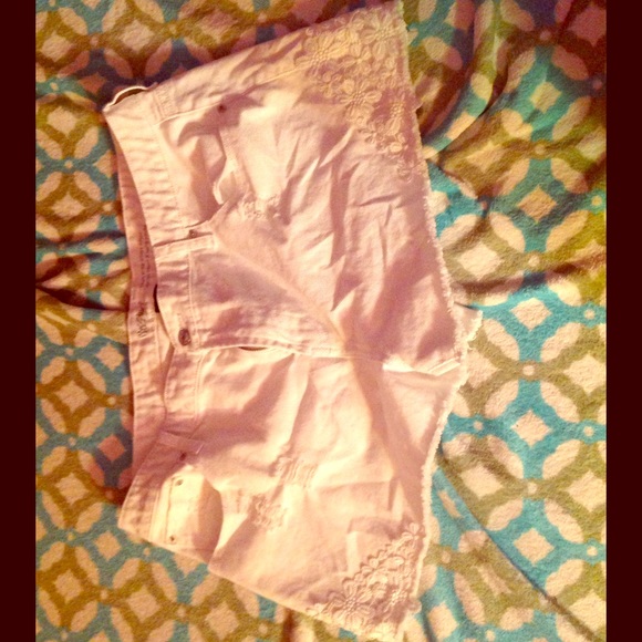 🔸BRAND NEW🔸 Mossimo brand White Lace Jean Short