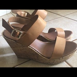 Nude wedges