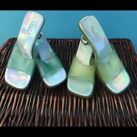 Cool summer accent slides