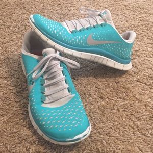*SALE* Tiffany blue Nike Run 3 tennies