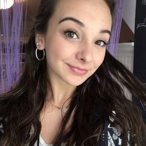 Meet your Posher, Izzy