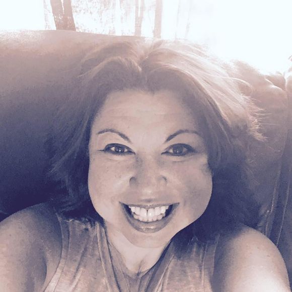 Meet your Posher, Lisa - Picture 1 of 1