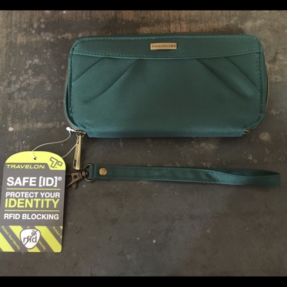 Travelon Wallet