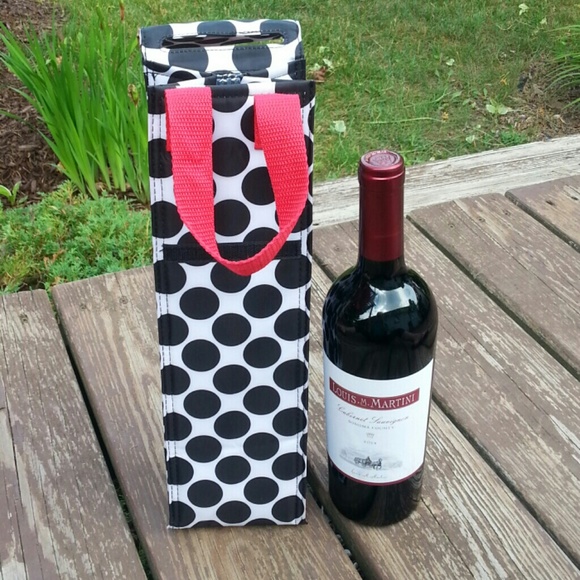 Sold!! 31 bag insulated wine tote