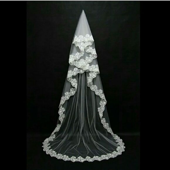 Cathedral wedding veil white or beige brides lace - Picture 5 of 5